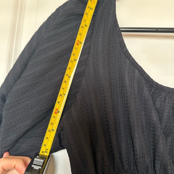 Anthropologie Off the Shoulder top - Picture 9 of 9